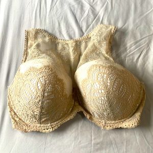 Gorgeous Victoria’s Secret lace bra